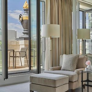 Suite con Cama King en Ático